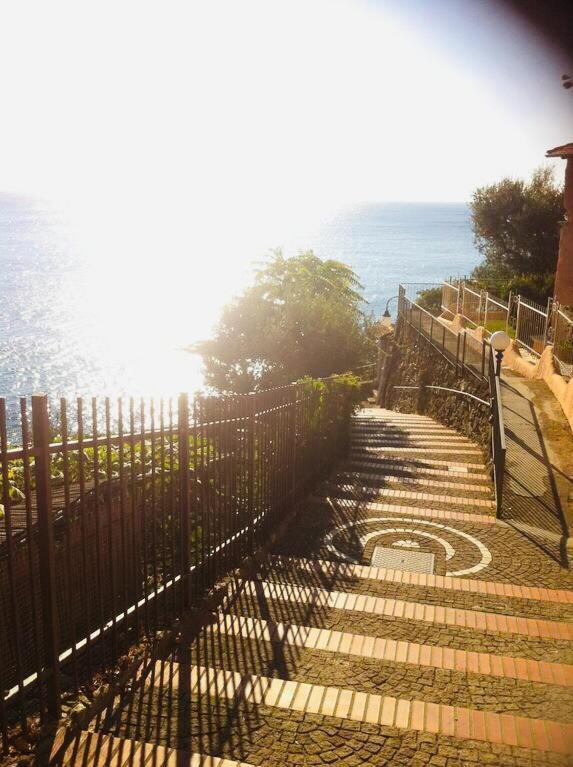 “L'Alcova Delle Sirene” Apartment Bergeggi Bagian luar foto