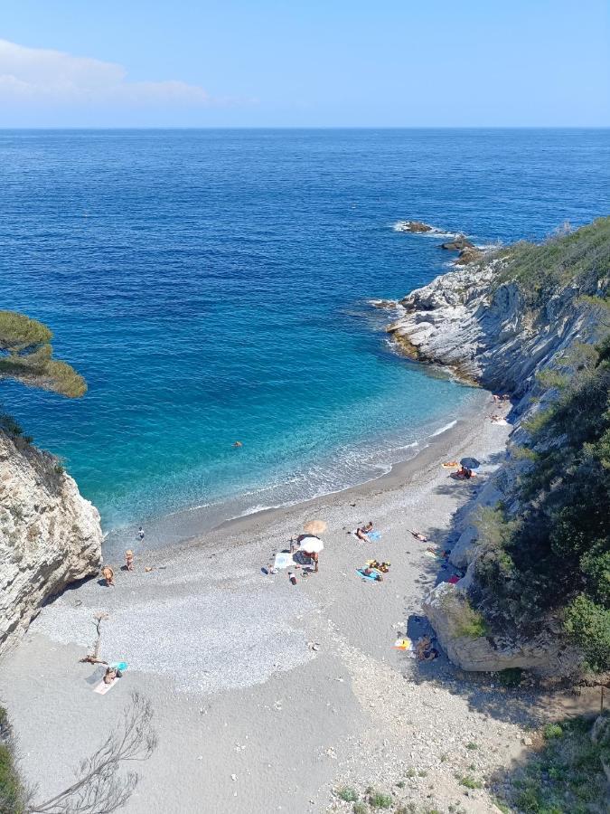 “L'Alcova Delle Sirene” Apartment Bergeggi Bagian luar foto