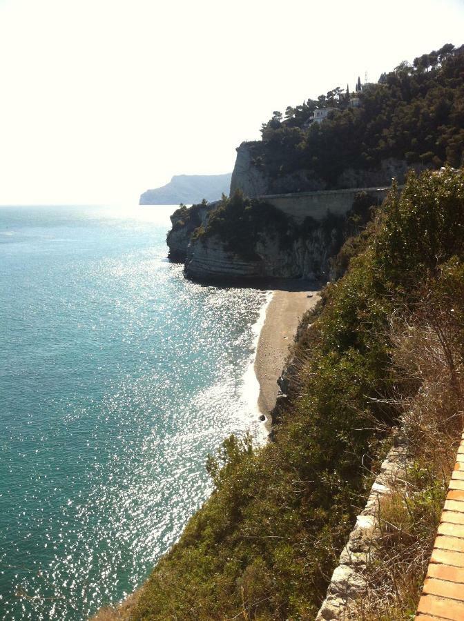 “L'Alcova Delle Sirene” Apartment Bergeggi Bagian luar foto