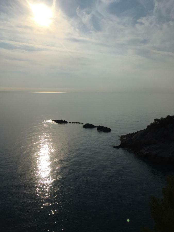 “L'Alcova Delle Sirene” Apartment Bergeggi Bagian luar foto