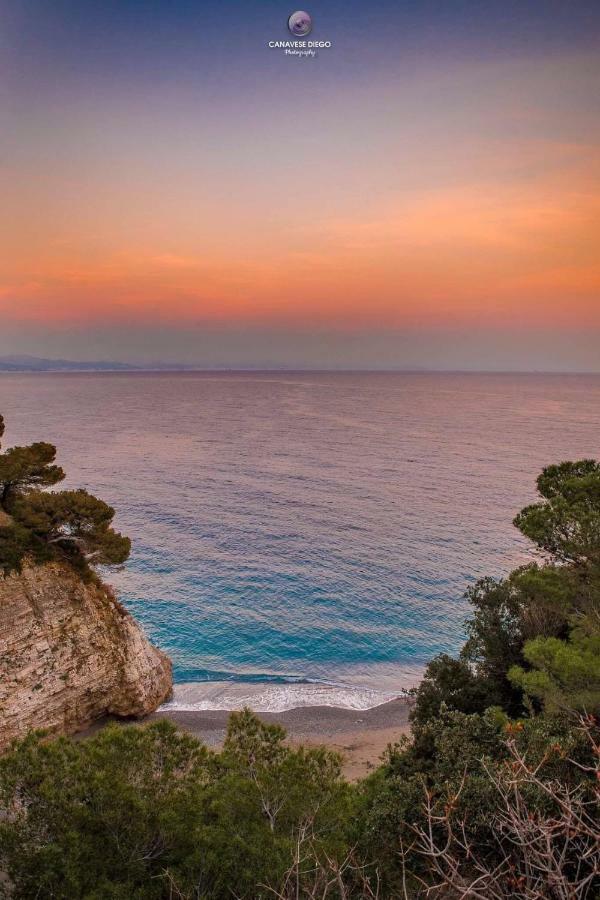 “L'Alcova Delle Sirene” Apartment Bergeggi Bagian luar foto